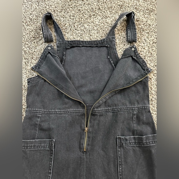 American Eagle. Women’s jumpsuit size small. - Picture 7 of 9